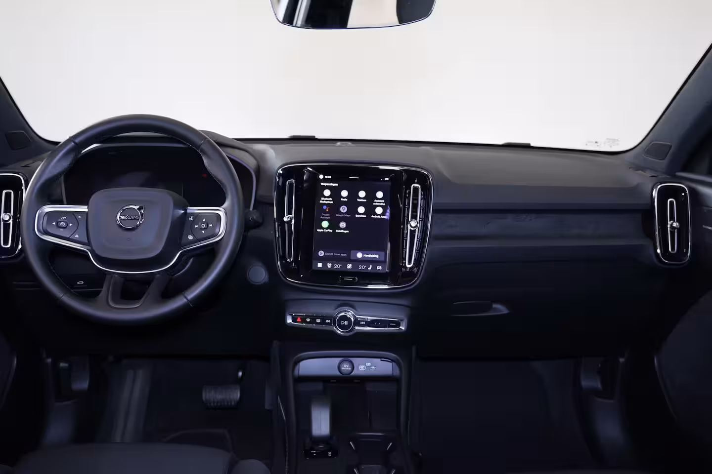 Volvo EC40 Performance Ultra Black Edition 82 kWh - IntelliSafe Assist & Surround - Harman/Kardon aud