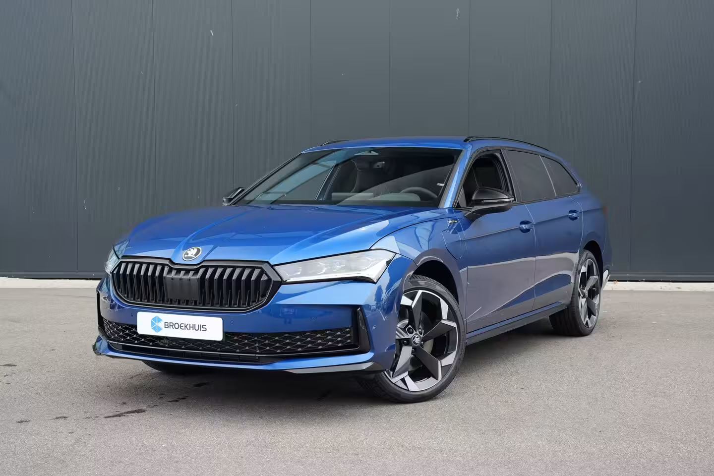 Skoda Superb Combi Sportline Business | Achteruitrijcamera | Climatronic, elektronische airconditioning met 3