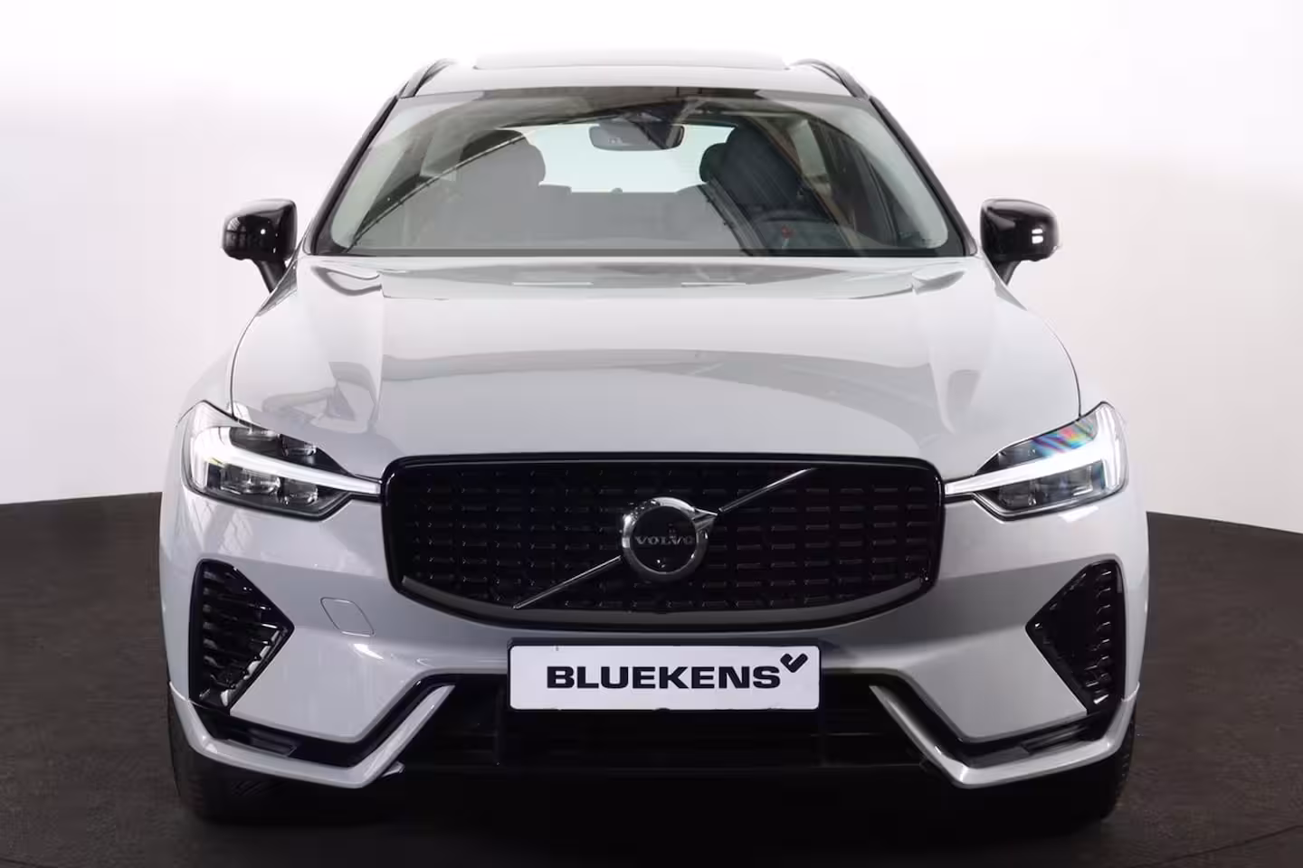 Volvo XC60 T6 Recharge AWD Plus Dark - Panorama/schuifdak - IntelliSafe Assist & Surround - 360º Came