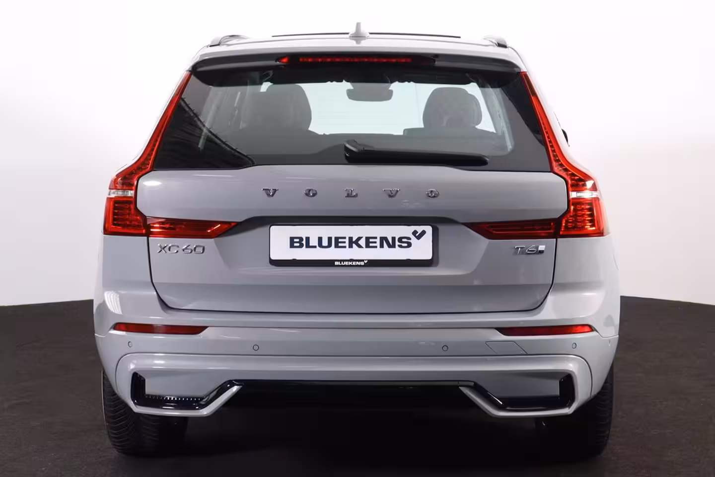 Volvo XC60 T6 Recharge AWD Plus Dark - Panorama/schuifdak - IntelliSafe Assist & Surround - 360º Came