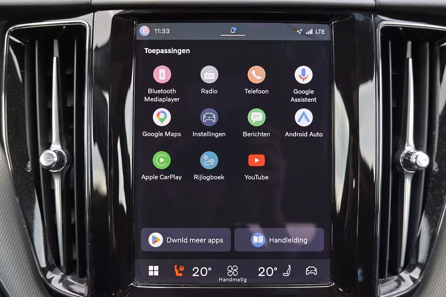 Volvo XC60 T6 Recharge AWD Plus Dark - Panorama/schuifdak - IntelliSafe Assist & Surround - 360º Came