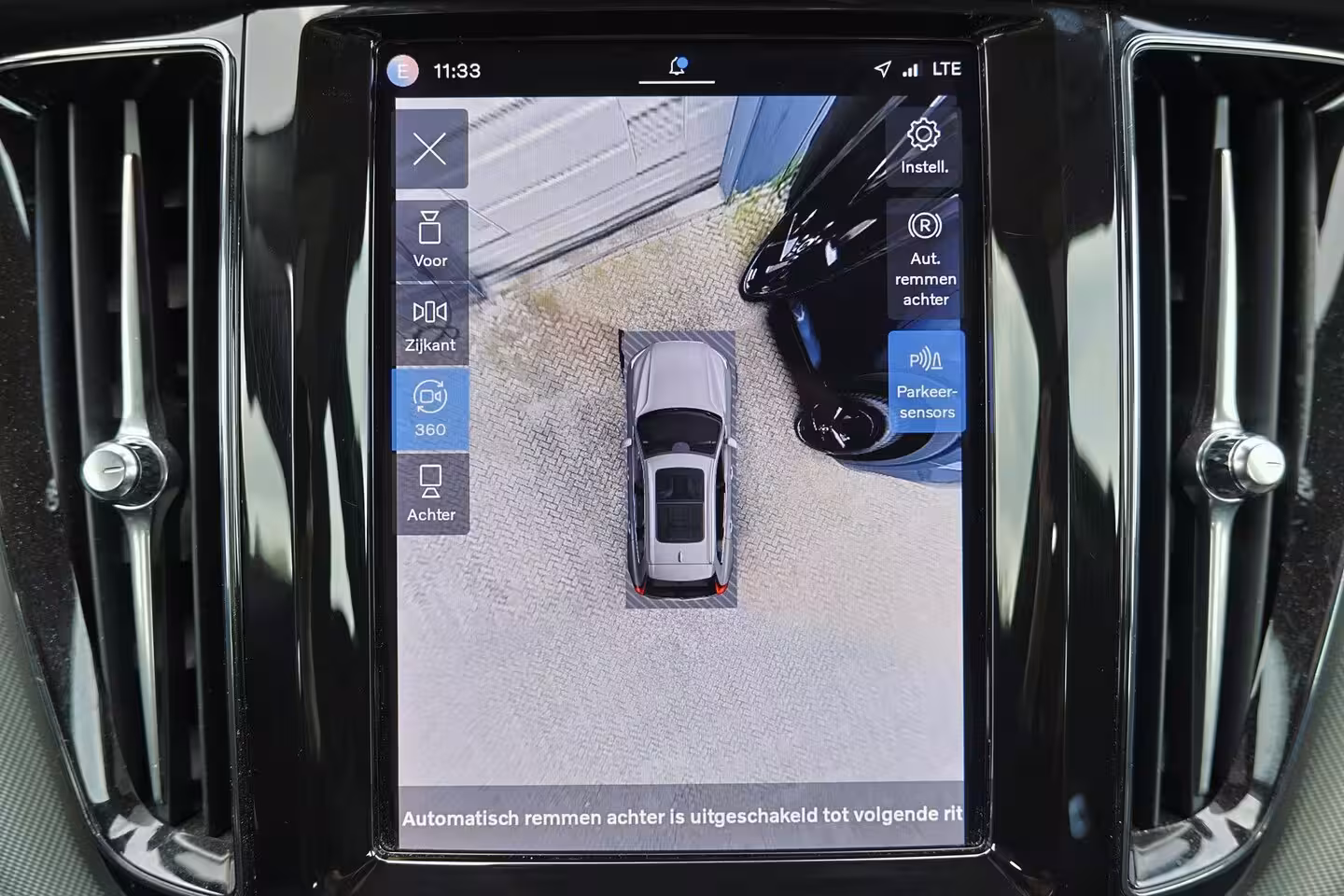 Volvo XC60 T6 Recharge AWD Plus Dark - Panorama/schuifdak - IntelliSafe Assist & Surround - 360º Came