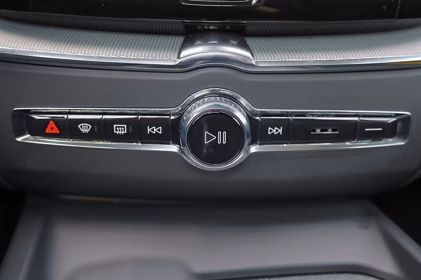 Volvo XC60 T6 Recharge AWD Plus Dark - Panorama/schuifdak - IntelliSafe Assist & Surround - 360º Came