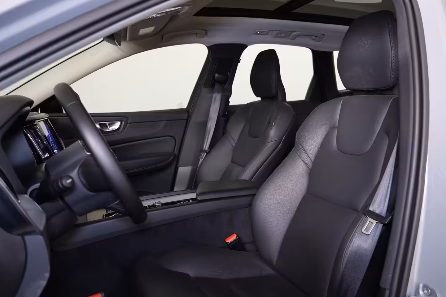 Volvo XC60 T6 Recharge AWD Plus Dark - Panorama/schuifdak - IntelliSafe Assist & Surround - 360º Came