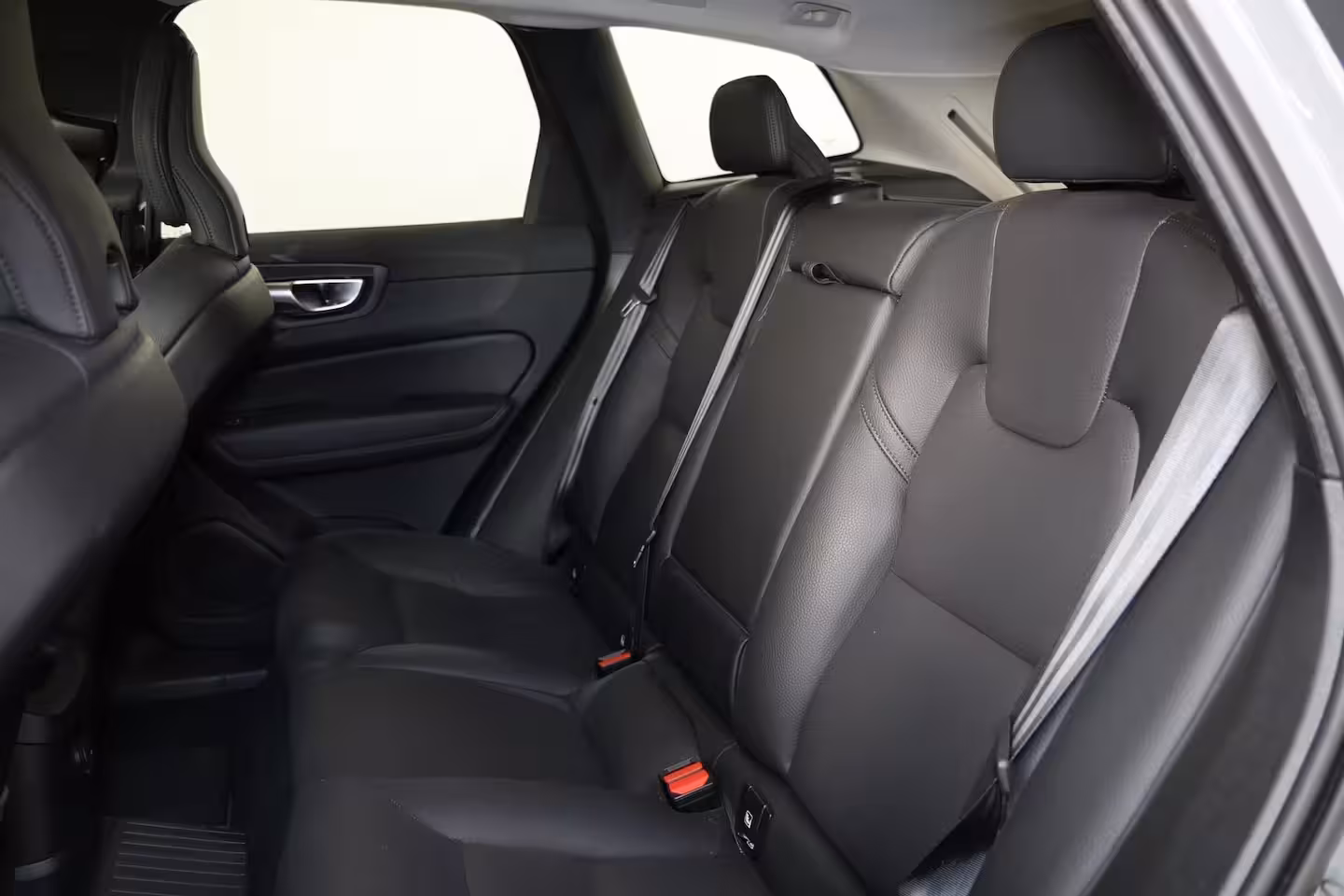 Volvo XC60 T6 Recharge AWD Plus Dark - Panorama/schuifdak - IntelliSafe Assist & Surround - 360º Came