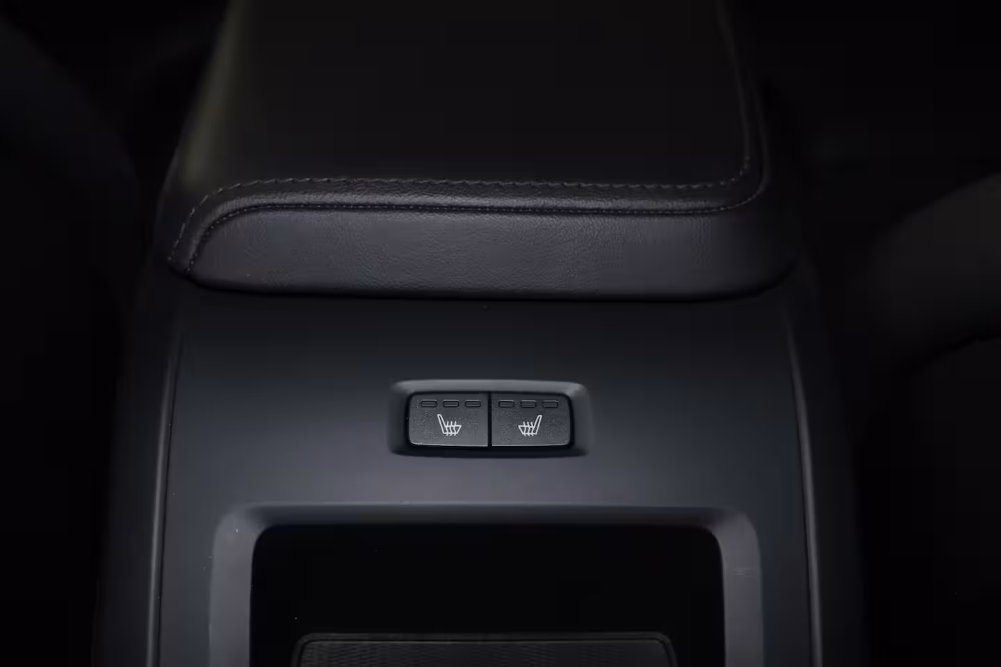 Volvo XC60 T6 Recharge AWD Plus Dark - Panorama/schuifdak - IntelliSafe Assist & Surround - 360º Came