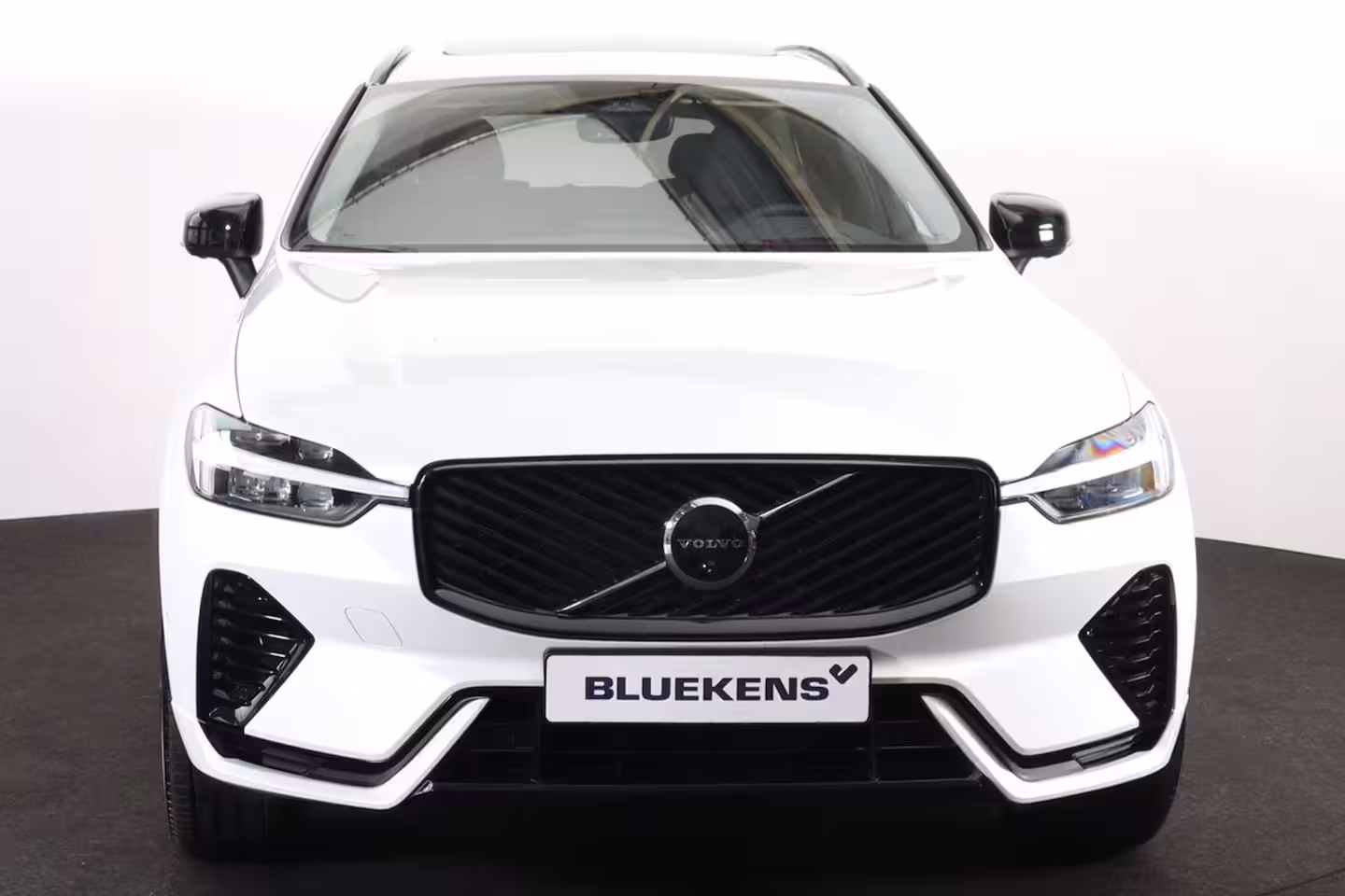 Volvo XC60 T6 Recharge AWD Plus Dark - Panorama/schuifdak - IntelliSafe Assist & Surround - 360º Came
