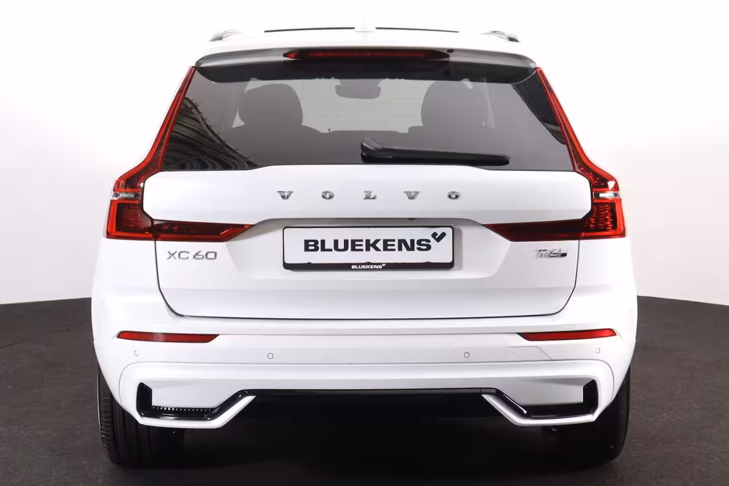 Volvo XC60 T6 Recharge AWD Plus Dark - Panorama/schuifdak - IntelliSafe Assist & Surround - 360º Came
