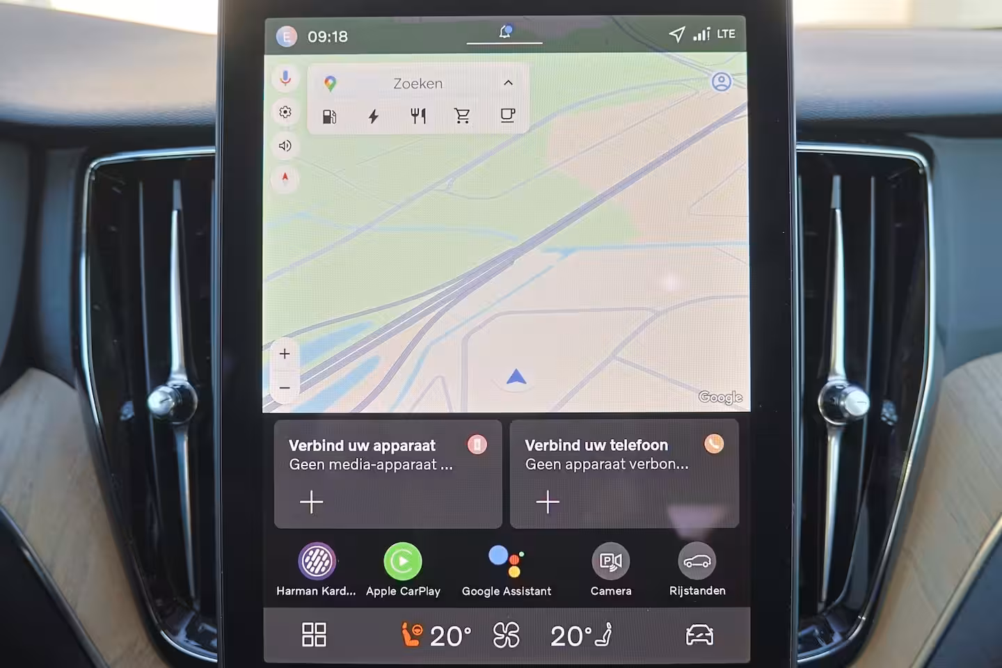 Volvo XC60 T6 Recharge AWD Plus Dark - Panorama/schuifdak - IntelliSafe Assist & Surround - 360º Came