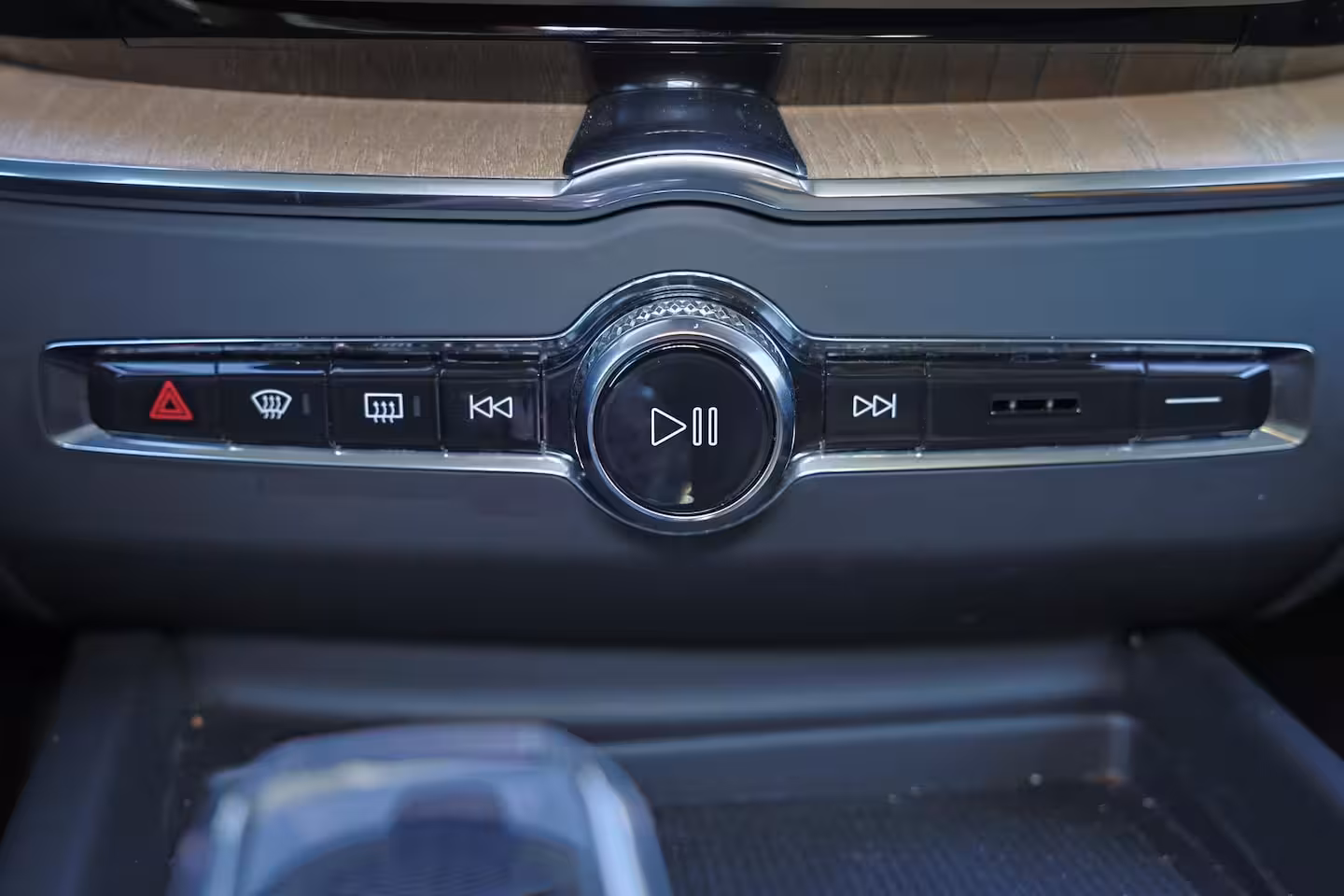 Volvo XC60 T6 Recharge AWD Plus Dark - Panorama/schuifdak - IntelliSafe Assist & Surround - 360º Came