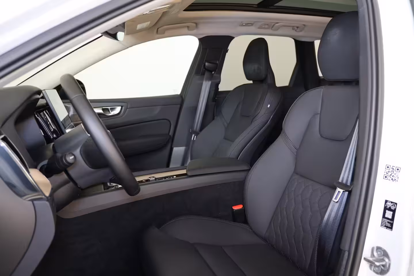 Volvo XC60 T6 Recharge AWD Plus Dark - Panorama/schuifdak - IntelliSafe Assist & Surround - 360º Came