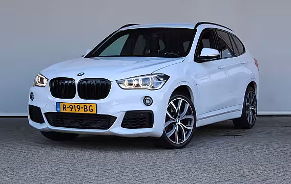 BMW X1 sDrive20i High Executive M-sport | M-Sport | Alcantara bekleding | Elektrische achterklep