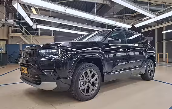 Jeep Compass 1.2 e-Hybrid First Edition | Tot 8 Jaar Garantie | Panoramadak | Elektrische Stoelverstell