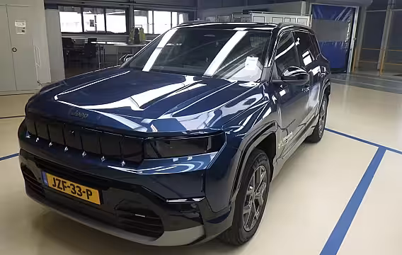 Jeep Compass 1.2 e-Hybrid First Edition | Tot 8 Jaar Garantie | Panoramadak | Elektrische Stoelverstell