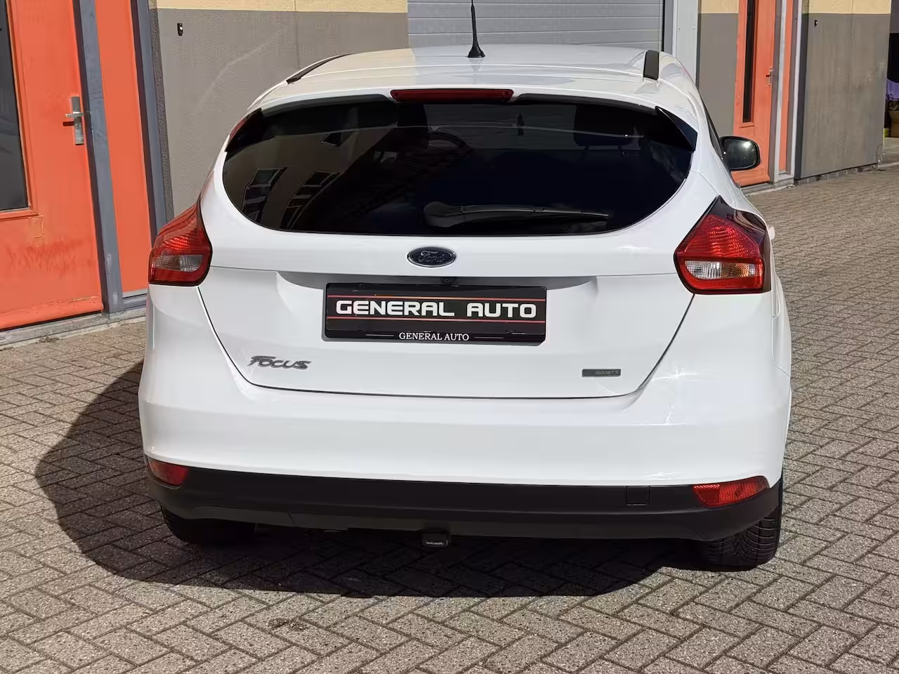 Ford Focus Hatchback 1.0 Titanium, Automaat, Trekhaak,