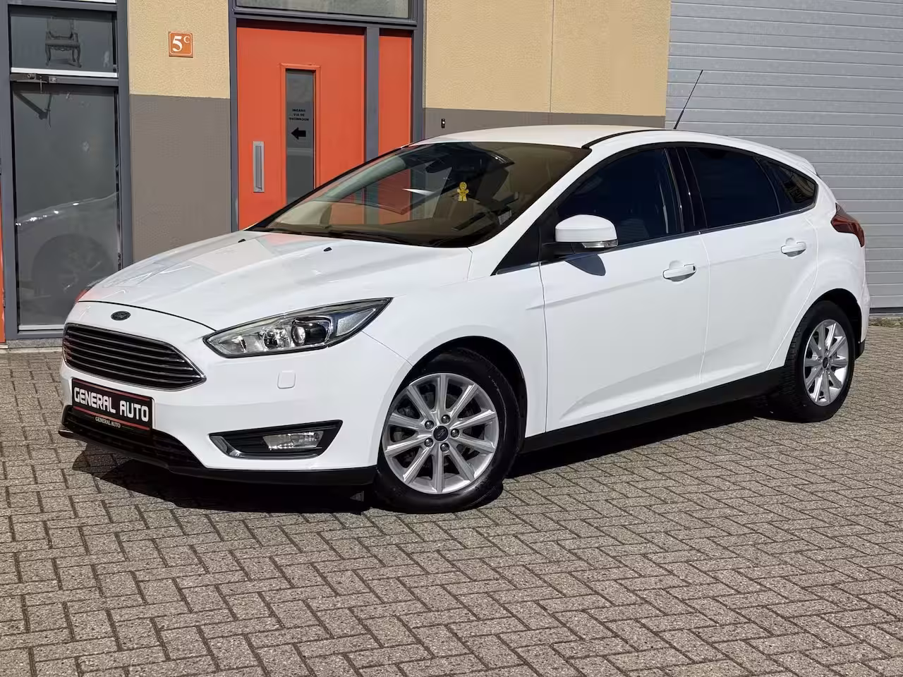 Ford Focus Hatchback 1.0 Titanium, Automaat, Trekhaak,