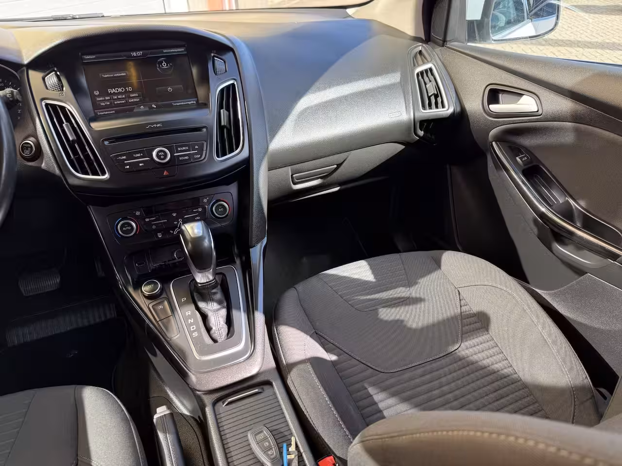 Ford Focus Hatchback 1.0 Titanium, Automaat, Trekhaak,