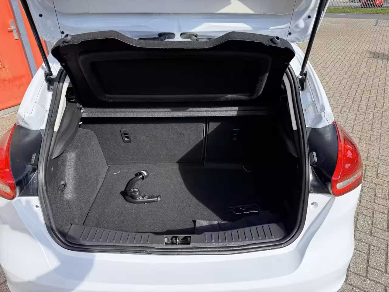 Ford Focus Hatchback 1.0 Titanium, Automaat, Trekhaak,