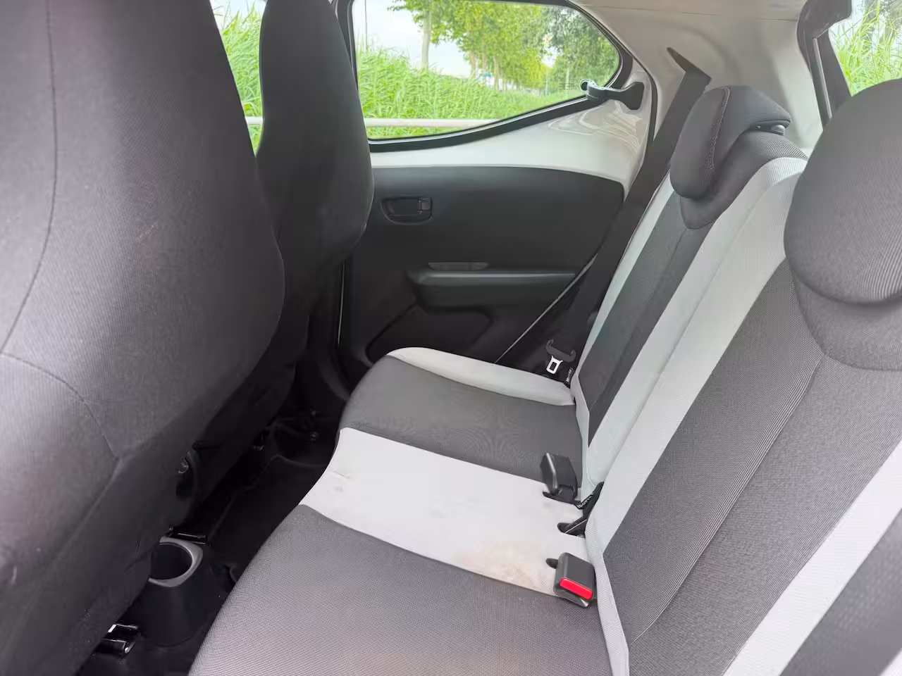 Toyota Aygo 1.0 VVT-i x-play Grootscherm Airco Camera NAP 1 jaar APK