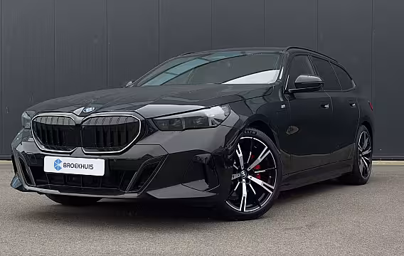 BMW 5-serie Touring 530e 299pk M-SPORT Pro | 360 Camera | Leder | Trekhaak | Harman/Kardon | Adaptive Cruise |