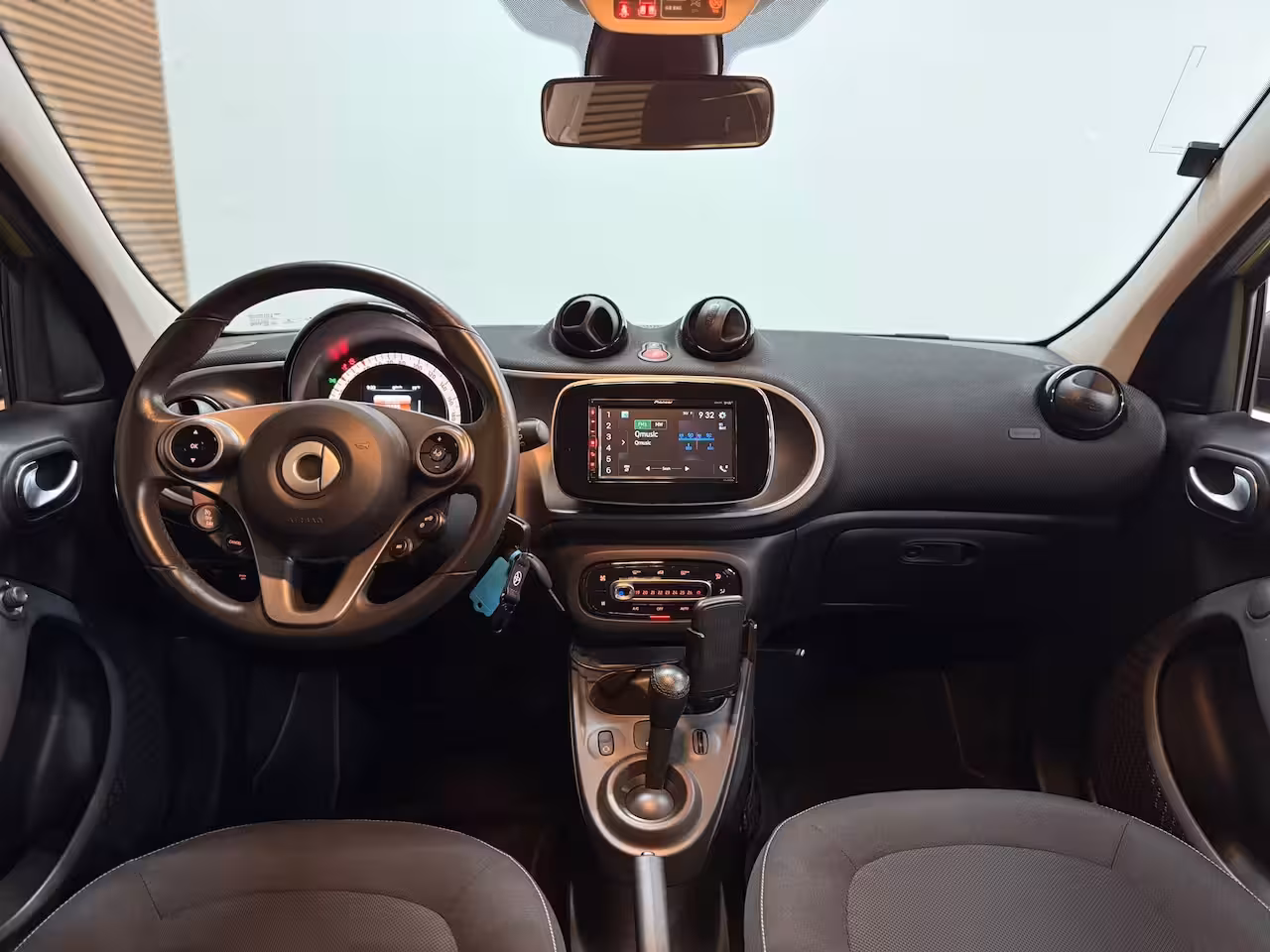 Smart Forfour 1.0 Passion | Automaat | Carplay | Cruise Control | LED | Bicolor | Camera | Lichtmetalen