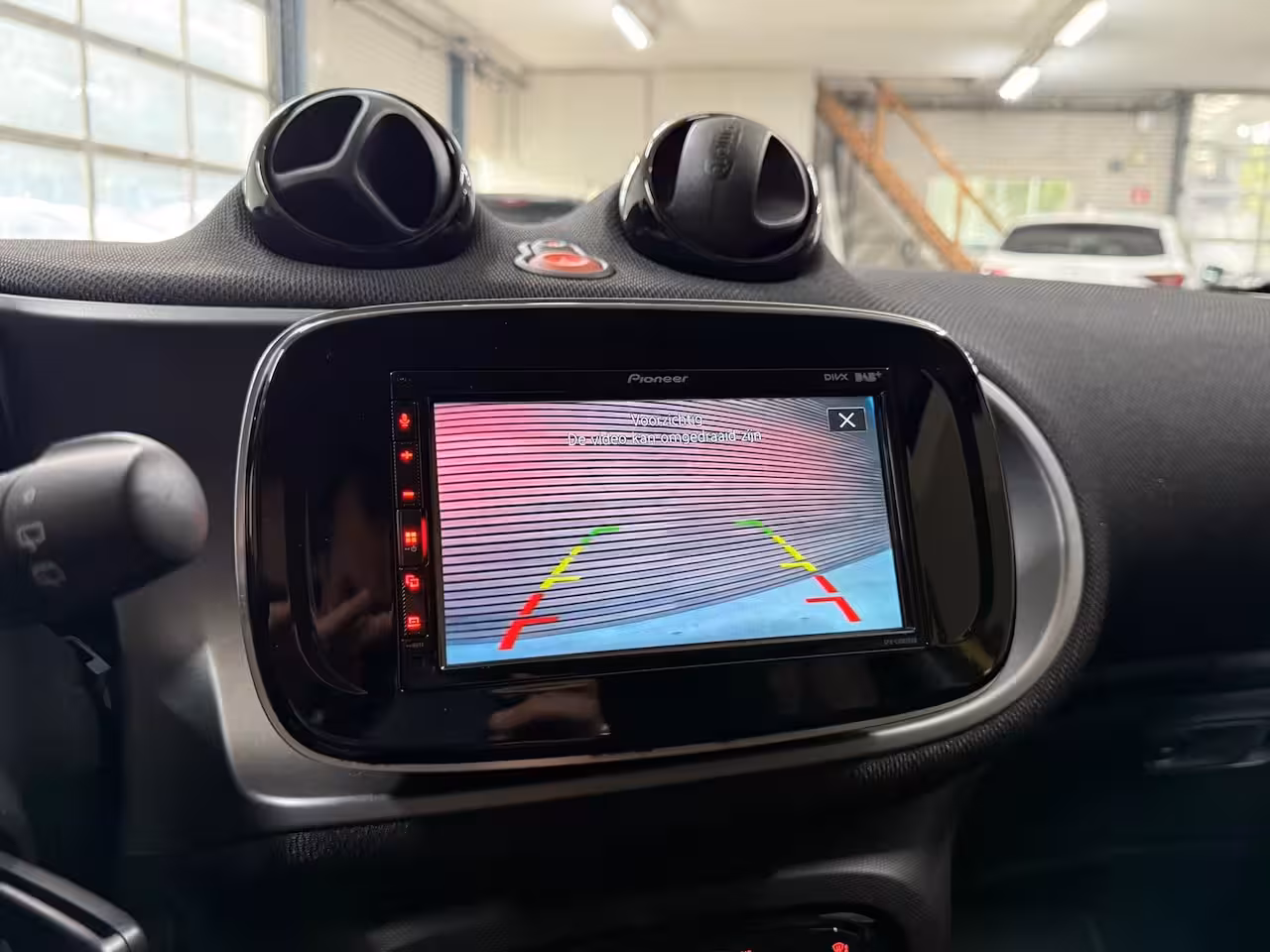 Smart Forfour 1.0 Passion | Automaat | Carplay | Cruise Control | LED | Bicolor | Camera | Lichtmetalen