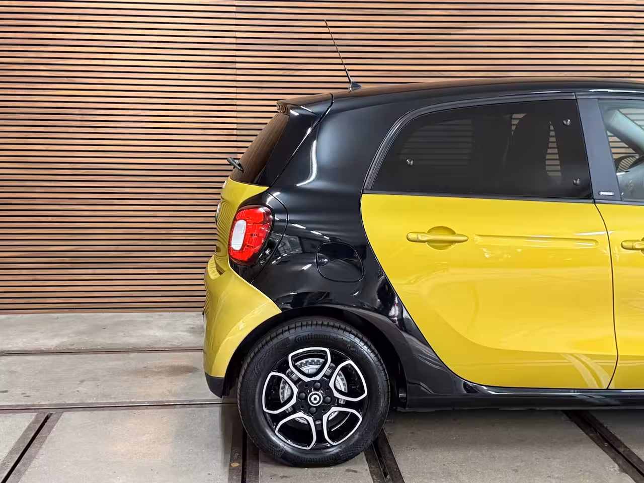 Smart Forfour 1.0 Passion | Automaat | Carplay | Cruise Control | LED | Bicolor | Camera | Lichtmetalen