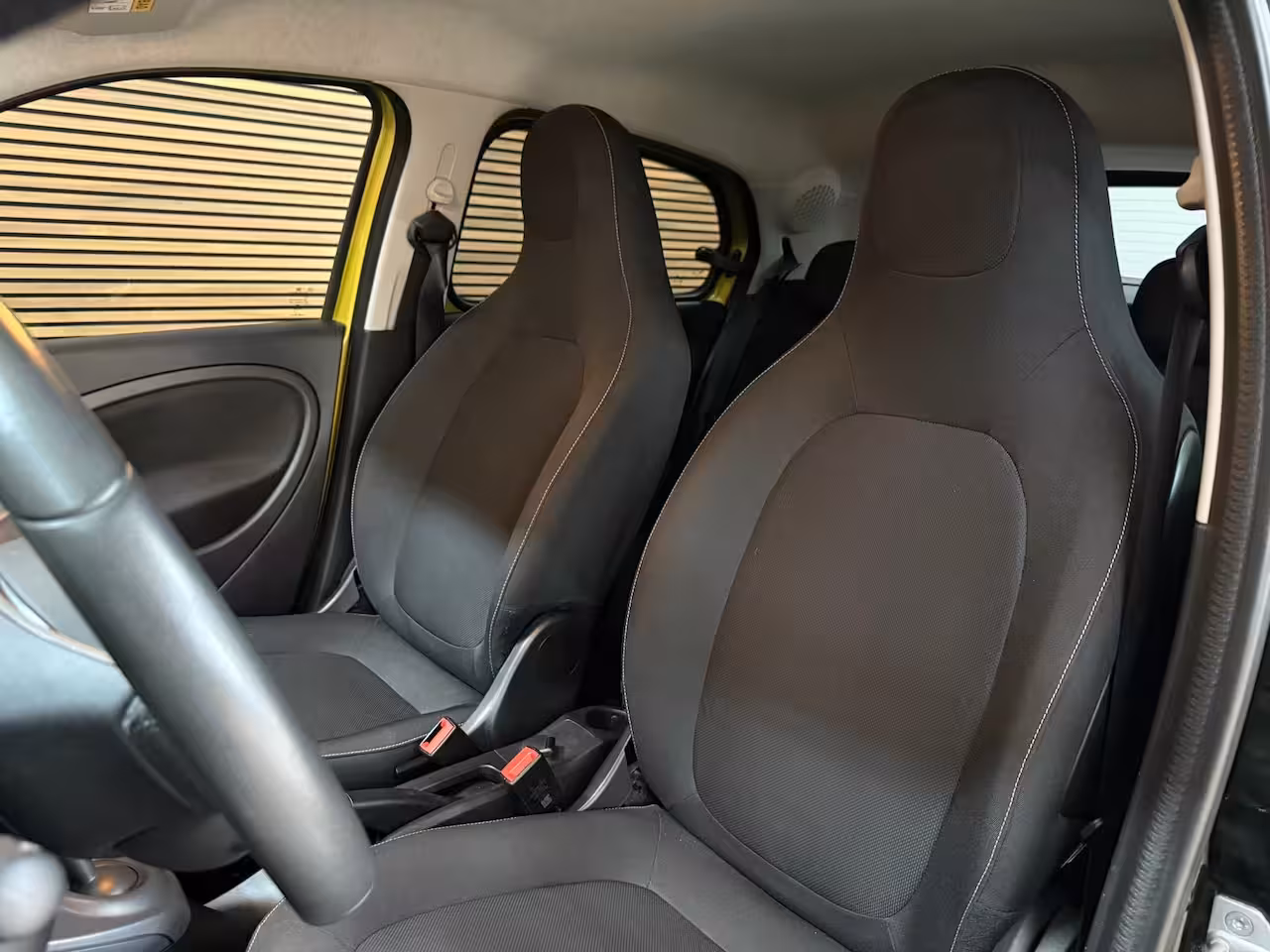 Smart Forfour 1.0 Passion | Automaat | Carplay | Cruise Control | LED | Bicolor | Camera | Lichtmetalen