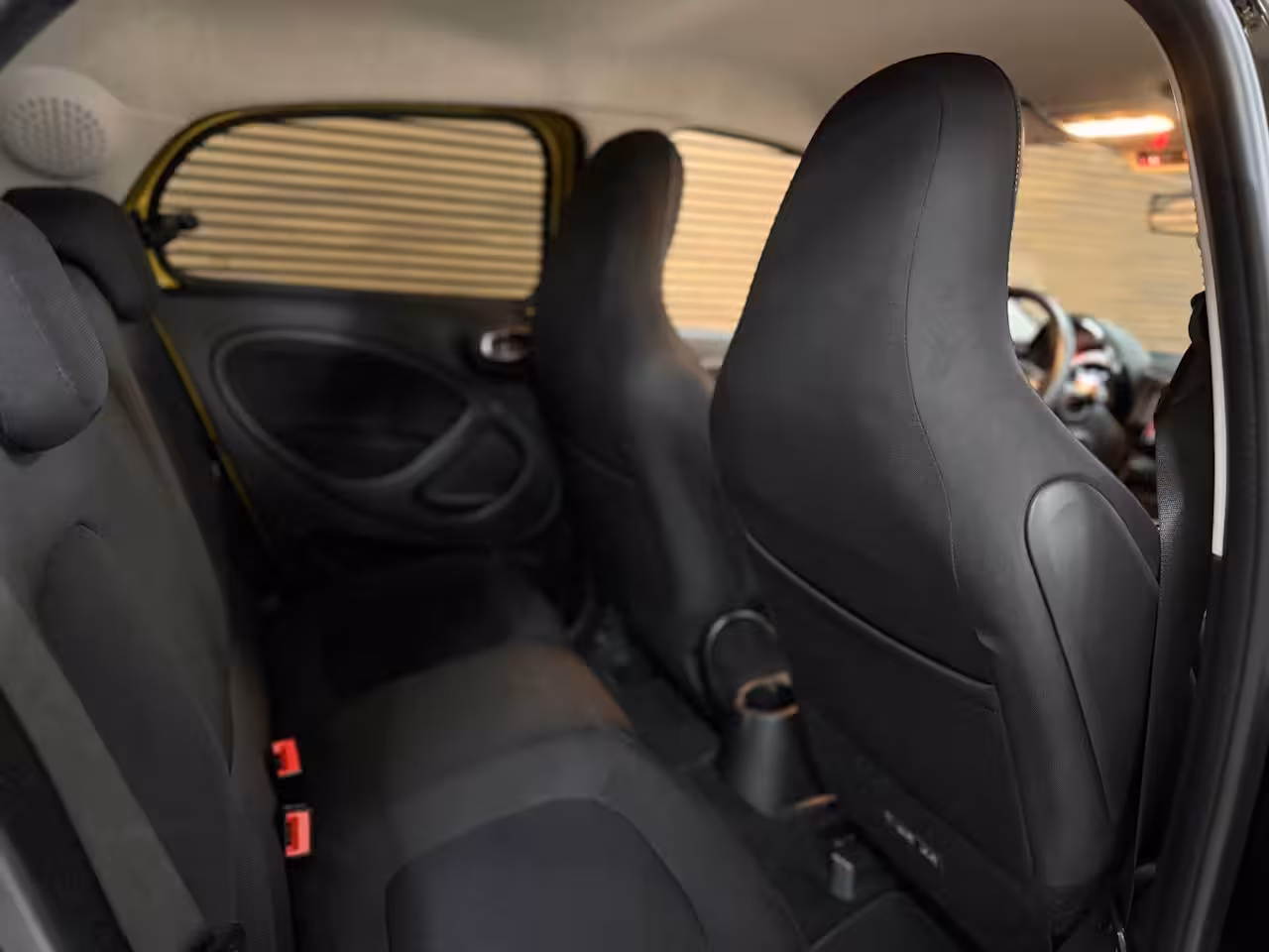 Smart Forfour 1.0 Passion | Automaat | Carplay | Cruise Control | LED | Bicolor | Camera | Lichtmetalen