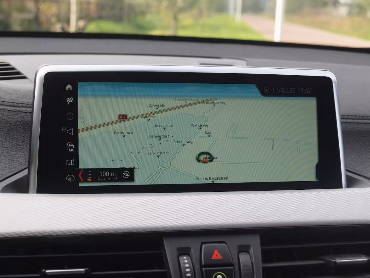 BMW X2 sDrive18i High Executive | M-pakket | Camera | Head-Up Display | Navi | Afneembare Trekhaa