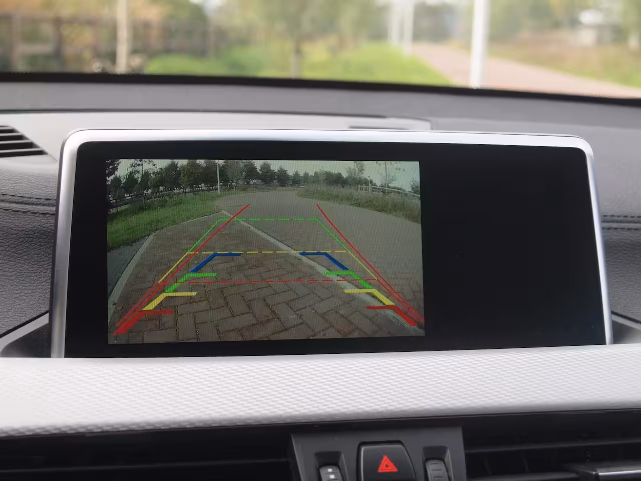 BMW X2 sDrive18i High Executive | M-pakket | Camera | Head-Up Display | Navi | Afneembare Trekhaa