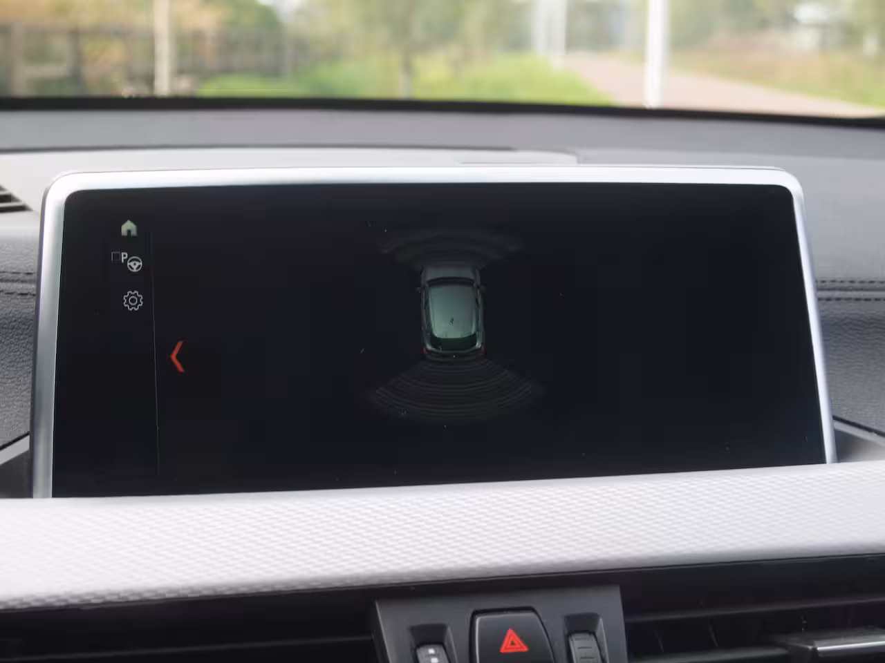 BMW X2 sDrive18i High Executive | M-pakket | Camera | Head-Up Display | Navi | Afneembare Trekhaa