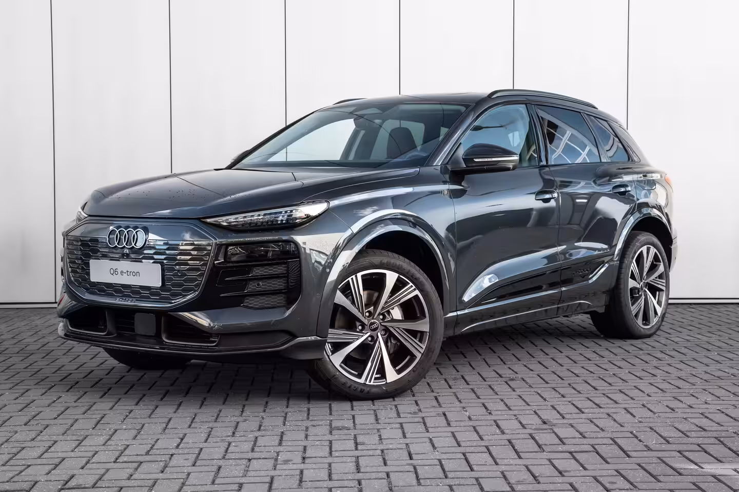 Audi Q6 e-tron Advanced edition | Adaptive air suspension | Adaptive cruise control | sound system