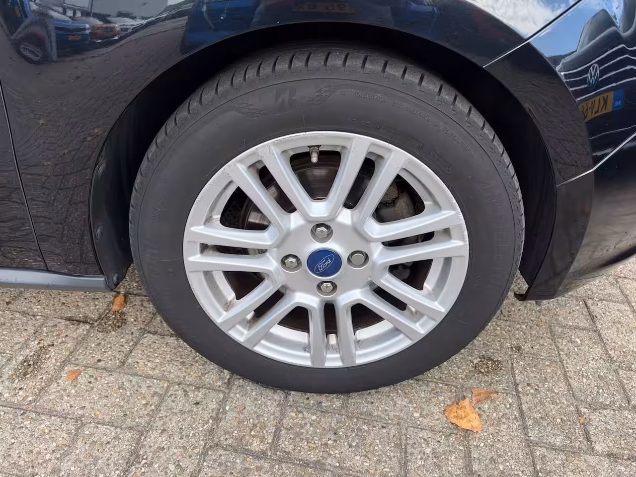Ford Tourneo Courier 1.0 Titanium, Airco, Trekhaak, Cruise Control, Dubbele schuifdeur, NAP, APK 10-2027