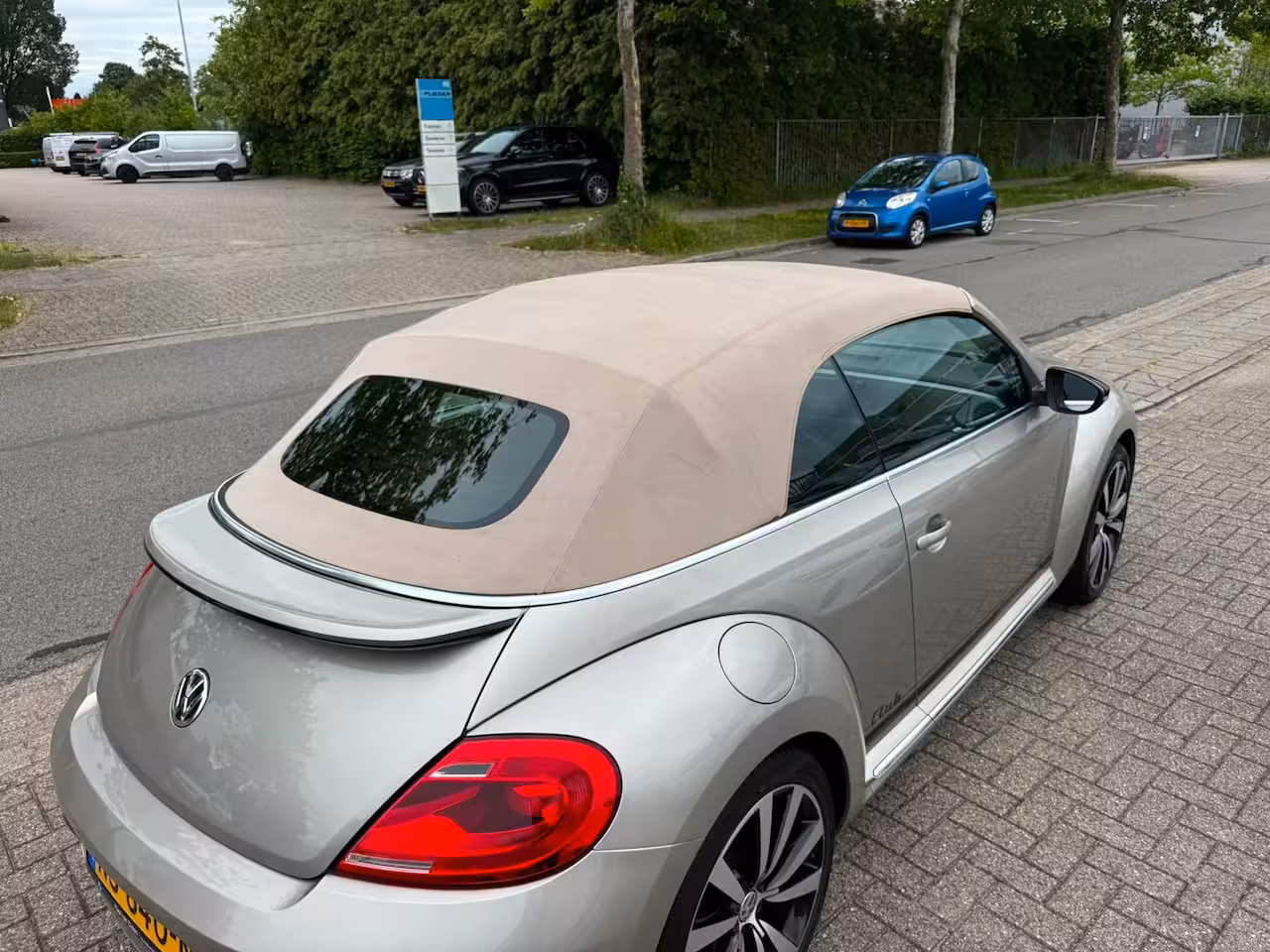 Volkswagen Beetle Cabriolet 1.4 TSI Sport BlueMotion, Automaat, Airco, fender Audio