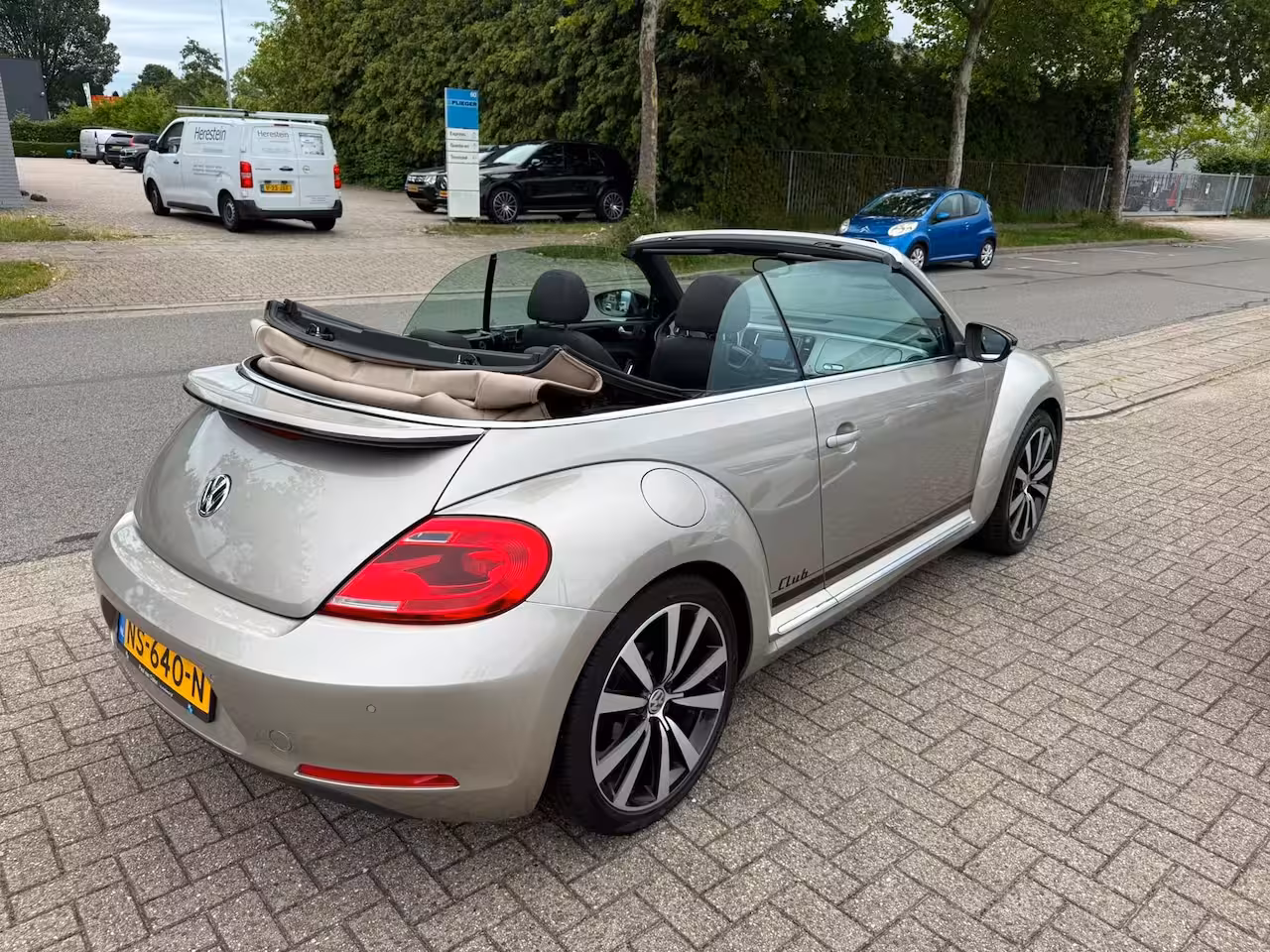 Volkswagen Beetle Cabriolet 1.4 TSI Sport BlueMotion, Automaat, Airco, fender Audio