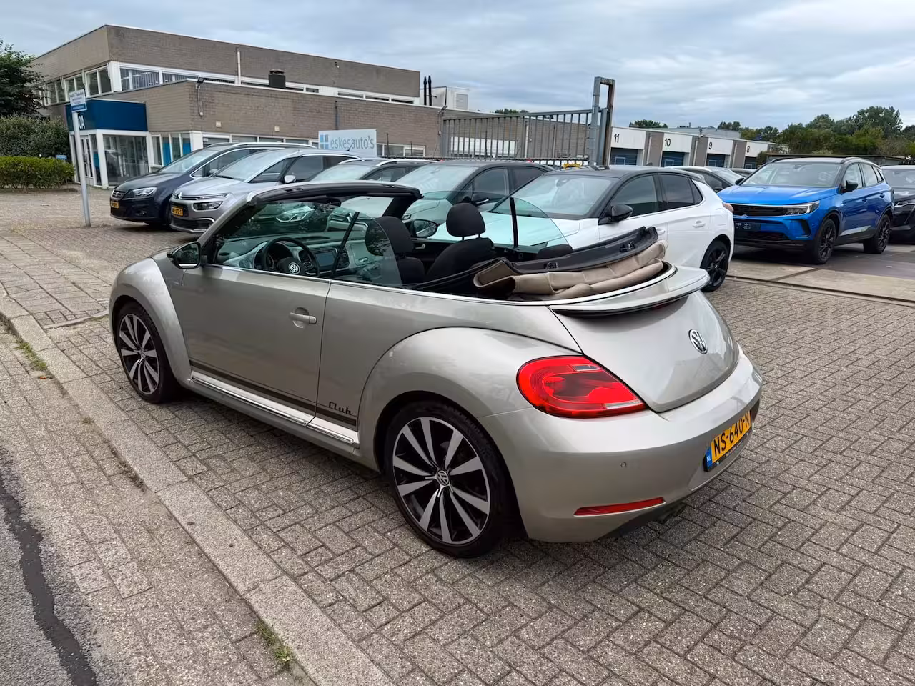 Volkswagen Beetle Cabriolet 1.4 TSI Sport BlueMotion, Automaat, Airco, fender Audio