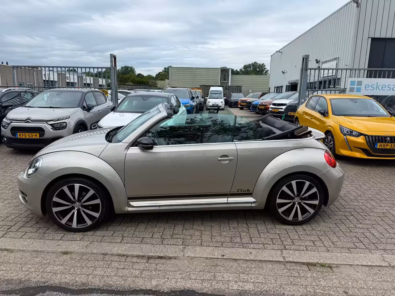 Volkswagen Beetle Cabriolet 1.4 TSI Sport BlueMotion, Automaat, Airco, fender Audio