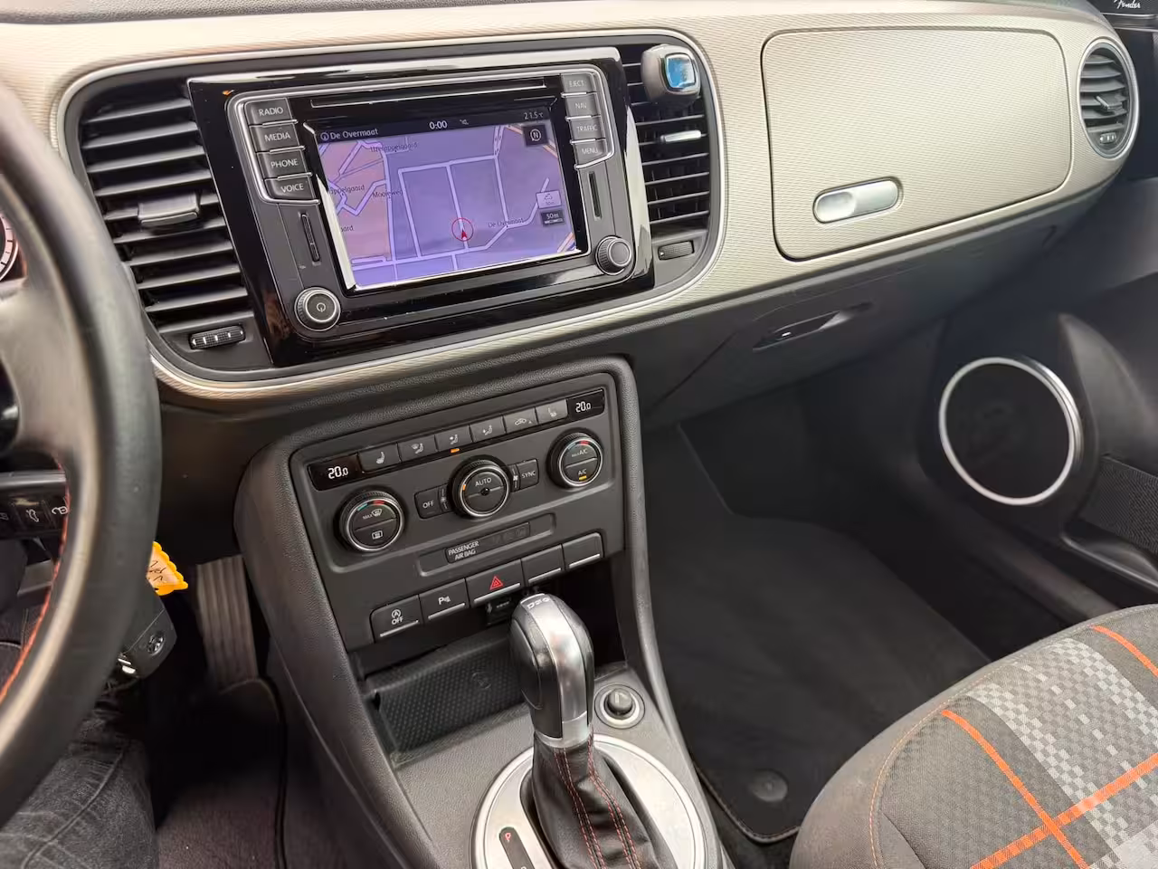 Volkswagen Beetle Cabriolet 1.4 TSI Sport BlueMotion, Automaat, Airco, fender Audio