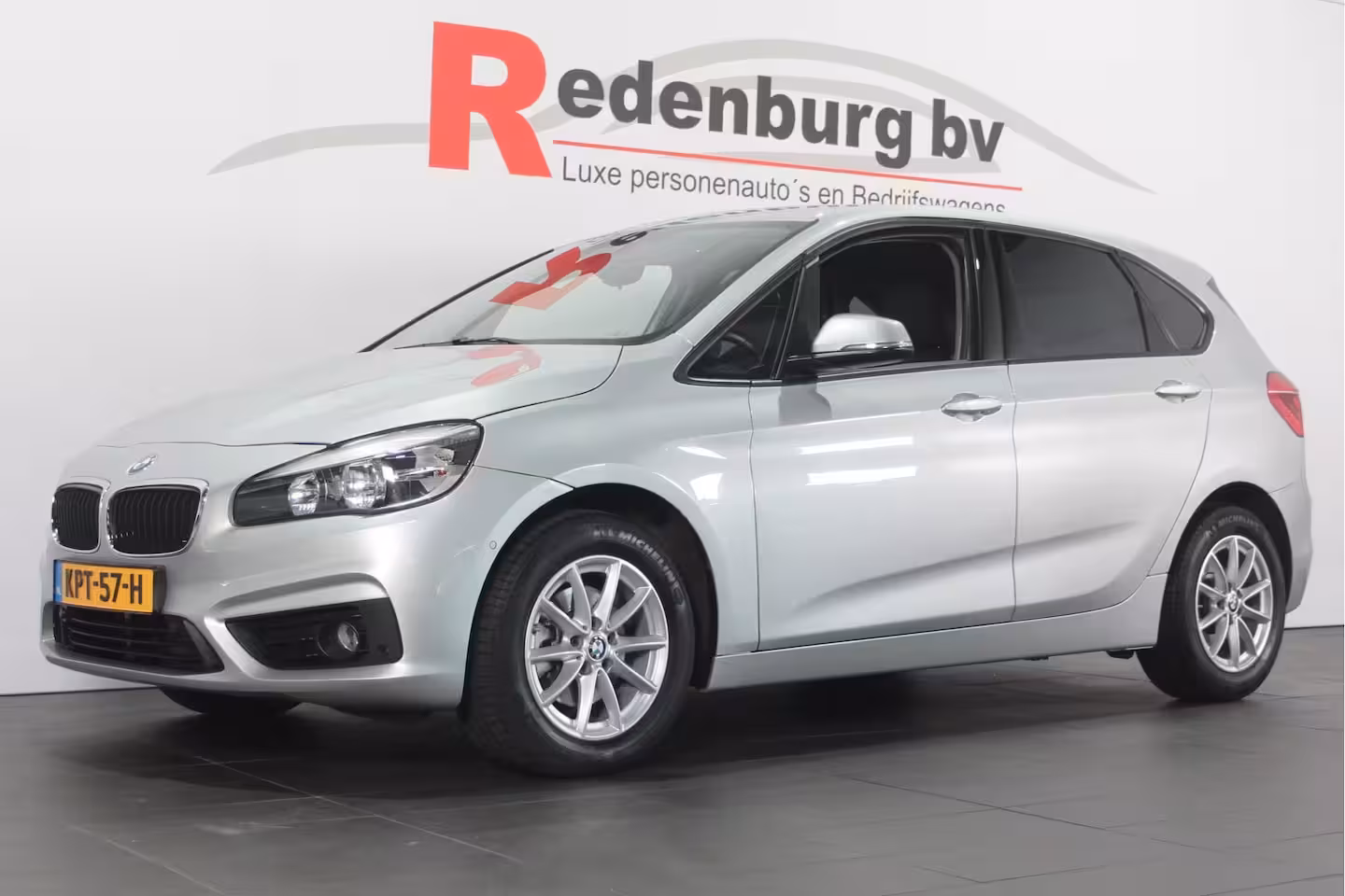 BMW 2-serie Active Tourer 218i - Automaat - Bluetooth / Navi / Stoelverw