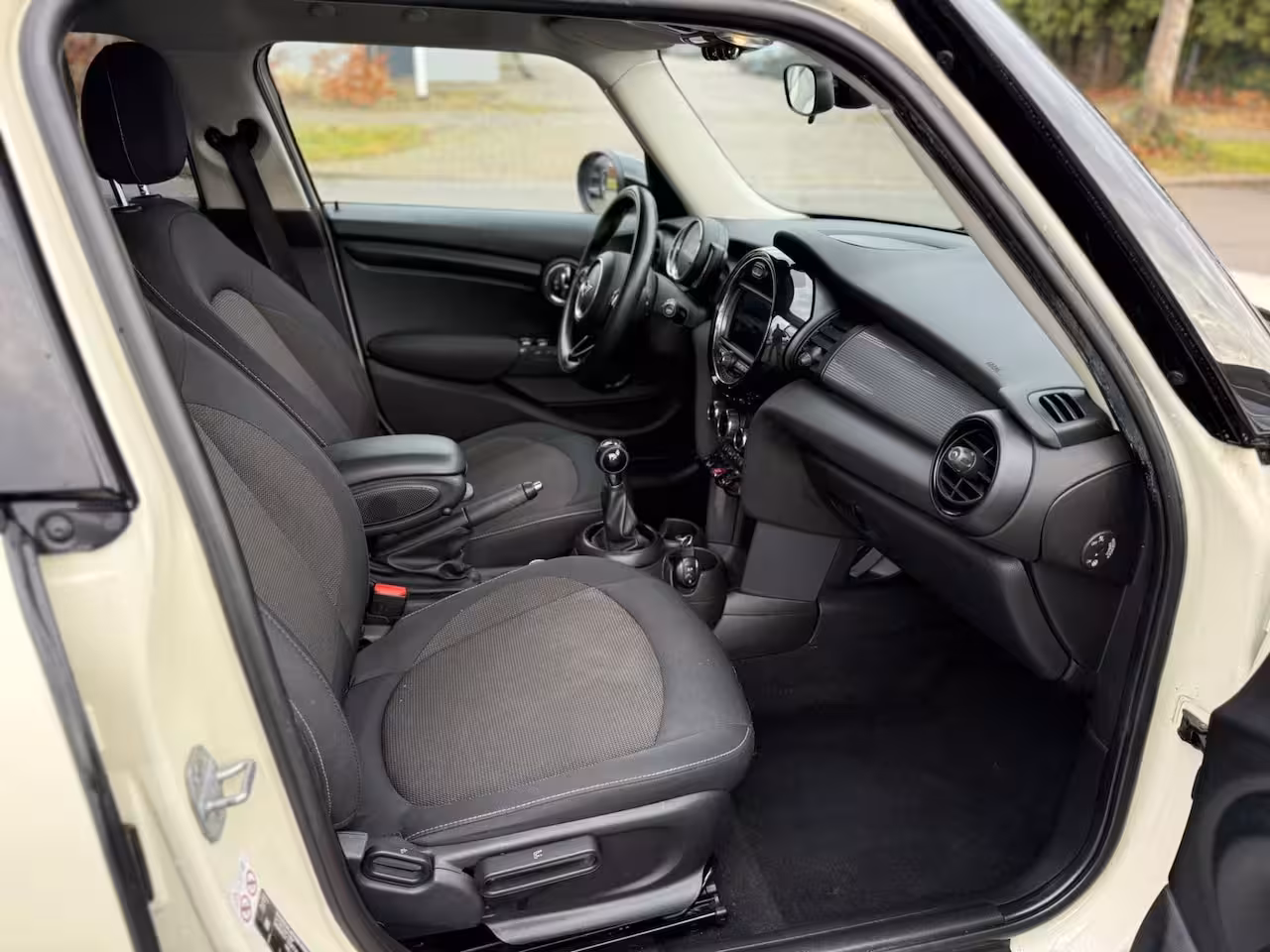Mini Cooper 1.5 Pepper, Navi, Airco, INC BTW