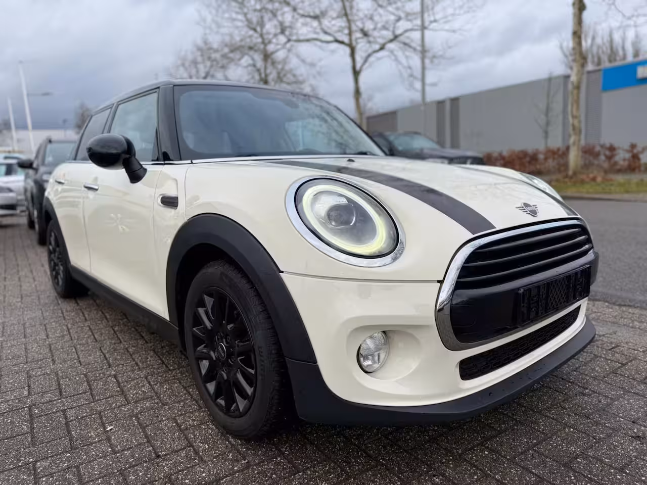 Mini Cooper 1.5 Pepper, Navi, Airco, INC BTW