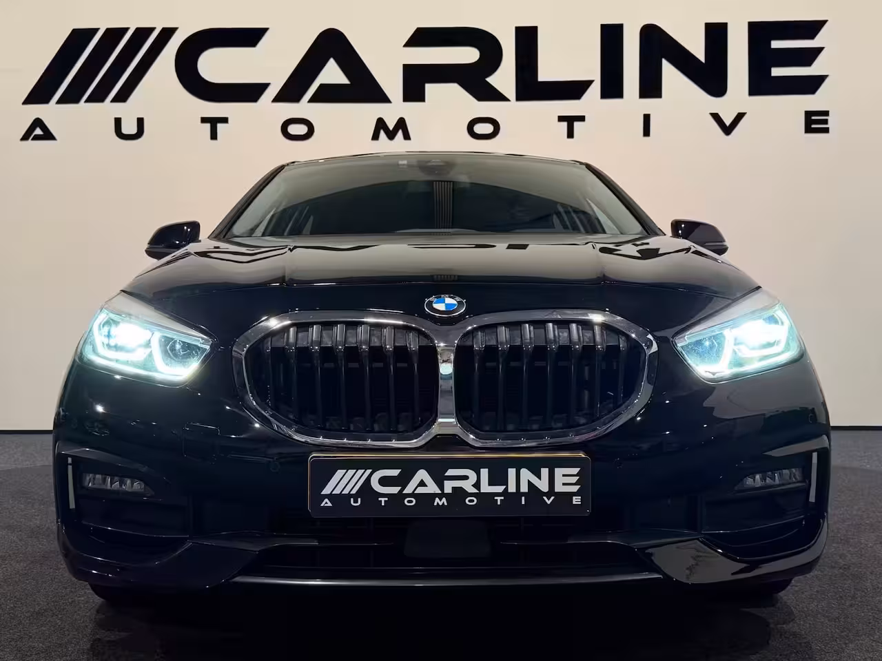 BMW 1-serie 118i Introduction Edition AUT. VIRTUAL SFEERVER. SPORTSTOELEN ACC KEYLESS NAP GARANTIE APK