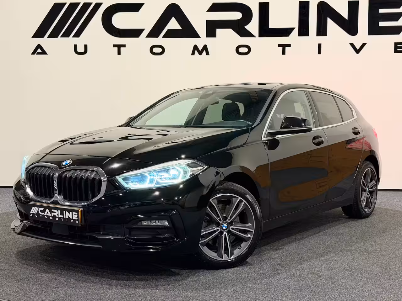 BMW 1-serie 118i Introduction Edition AUT. VIRTUAL SFEERVER. SPORTSTOELEN ACC KEYLESS NAP GARANTIE APK