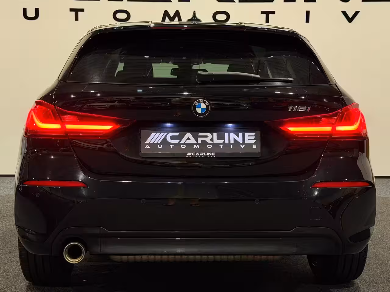 BMW 1-serie 118i Introduction Edition AUT. VIRTUAL SFEERVER. SPORTSTOELEN ACC KEYLESS NAP GARANTIE APK