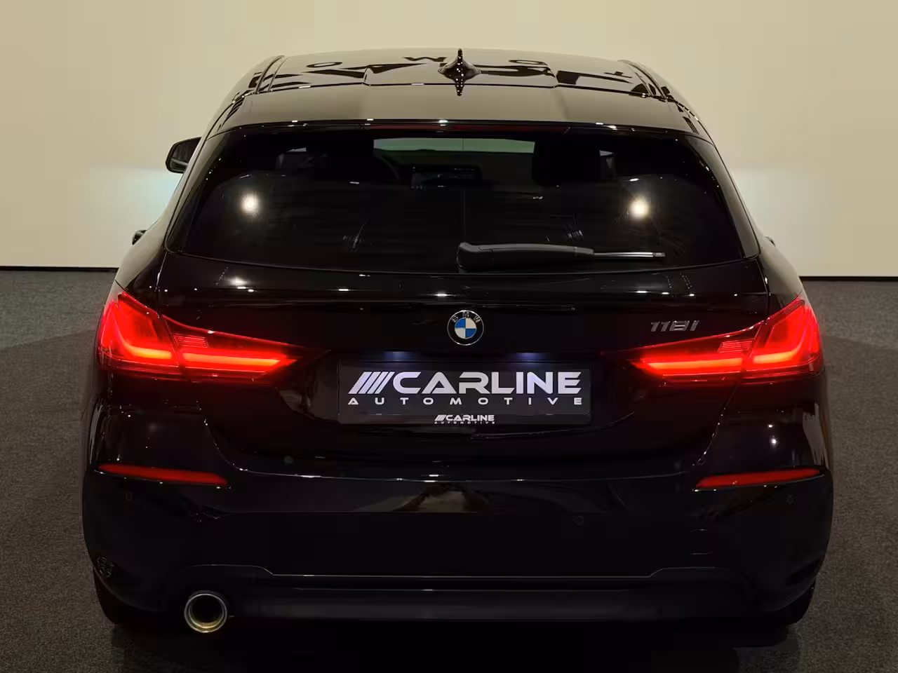 BMW 1-serie 118i Introduction Edition AUT. VIRTUAL SFEERVER. SPORTSTOELEN ACC KEYLESS NAP GARANTIE APK