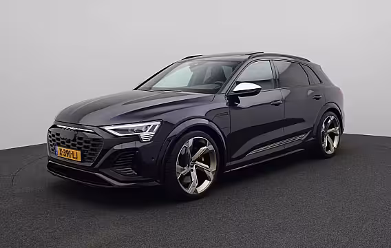 Audi Q8 e-tron S quattro SQ8 115 kWh Navigatie | Camera | Leder | Stoelverwarming | Panorama dak | Cruise