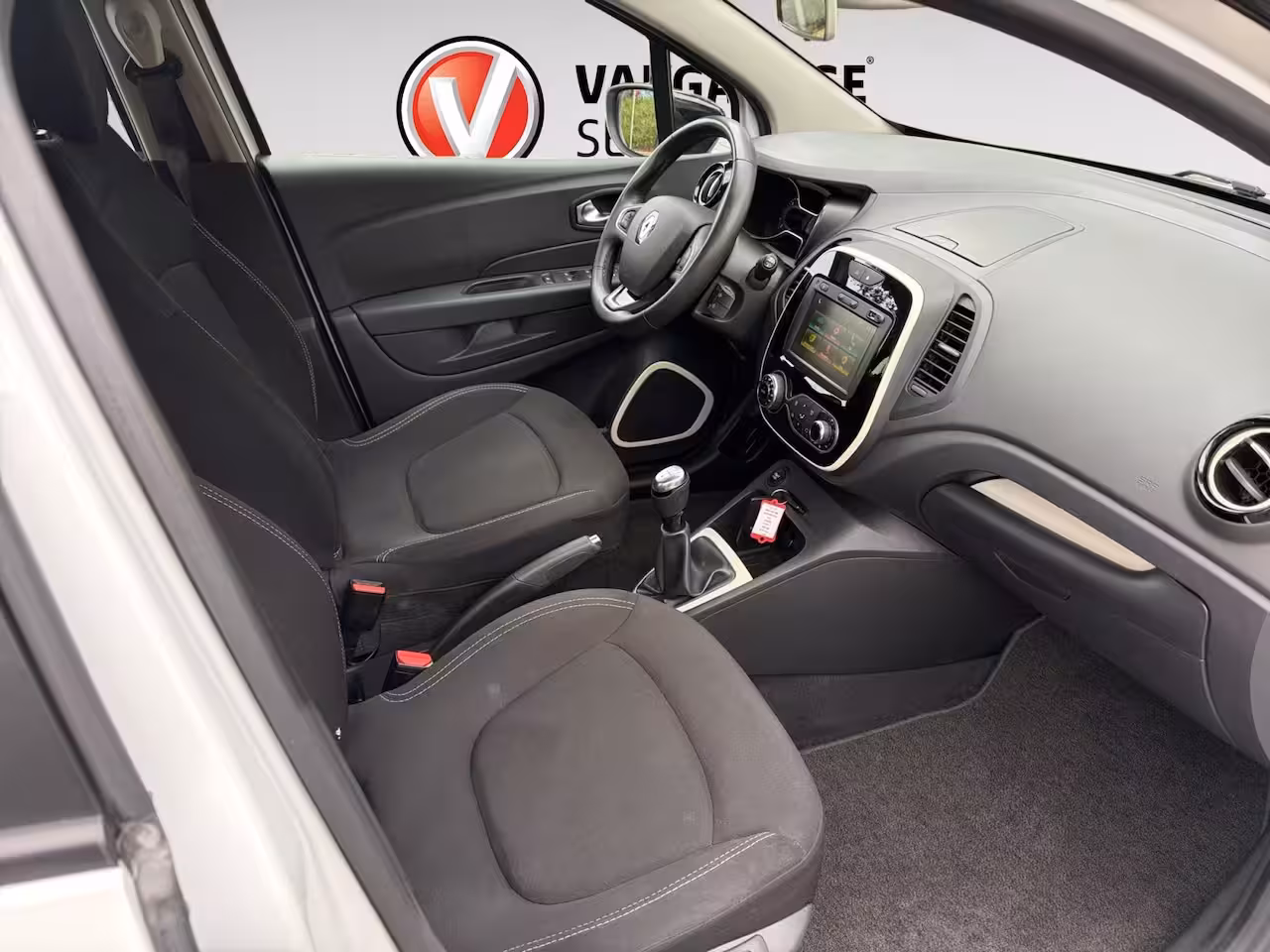 Renault Captur 0.9 TCe Intens | Clima | Cruise | Navi | PDC Achterzijde | Stoelverwarming | IsoFix | Appl