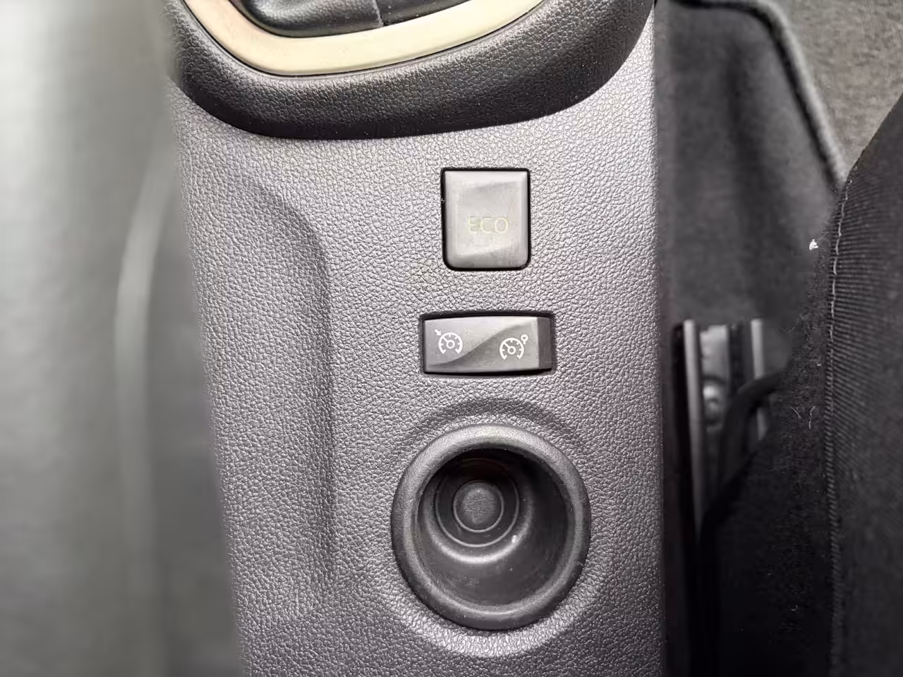 Renault Captur 0.9 TCe Intens | Clima | Cruise | Navi | PDC Achterzijde | Stoelverwarming | IsoFix | Appl