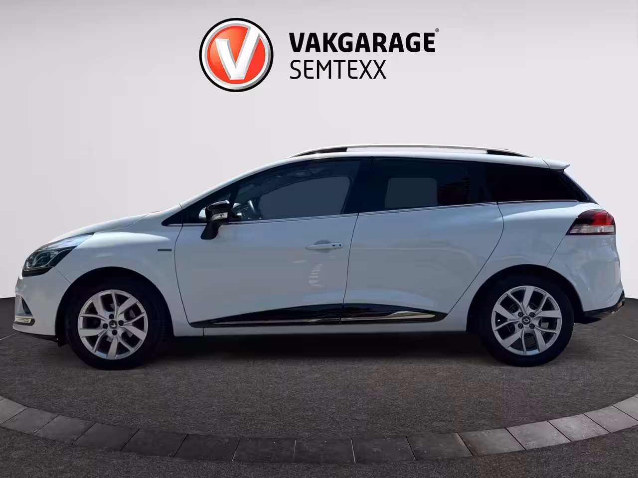 Renault Clio Estate 0.9 TCe Limited | Orig. NL Auto | 2de Eigenaar | Airco | Cruise | Dakrails | Navi | PDC Ac